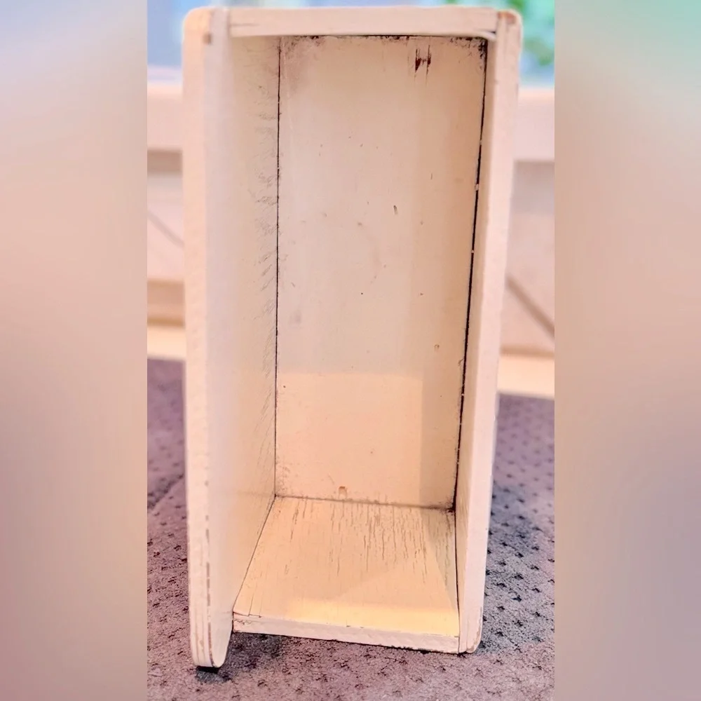 Shabby Chic wooden ivory